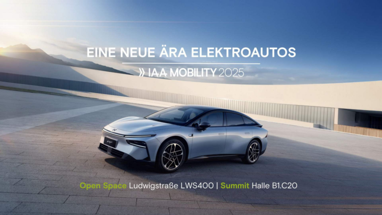 Neue smarte Elektrofahrzeuge gegen traditionelle Luxusmarken auf der Autoschau