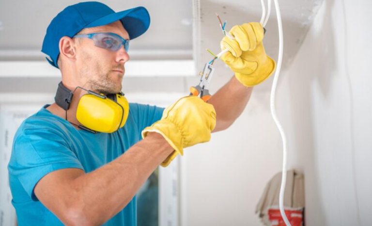 What to Do When Your Home Experiences a Sudden Electrical Failure